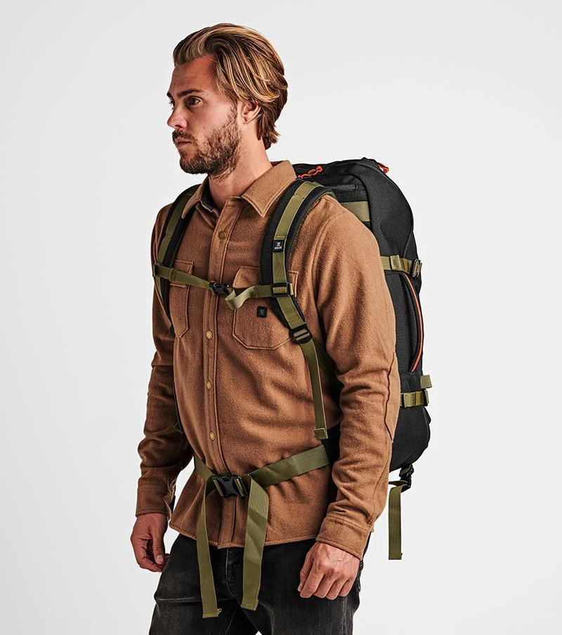 1-5-day-mule-55l-bag-black-1.webp