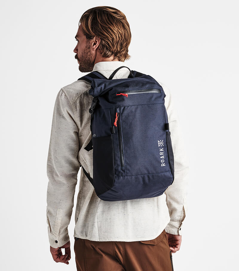 16-passenger-27l-2-0-bag-blue-1.webp