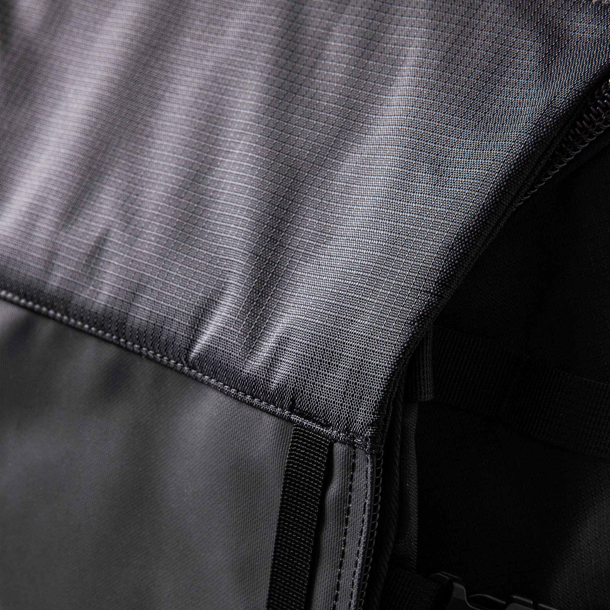 18-accomplice-mule-25l-bag-black-1.webp
