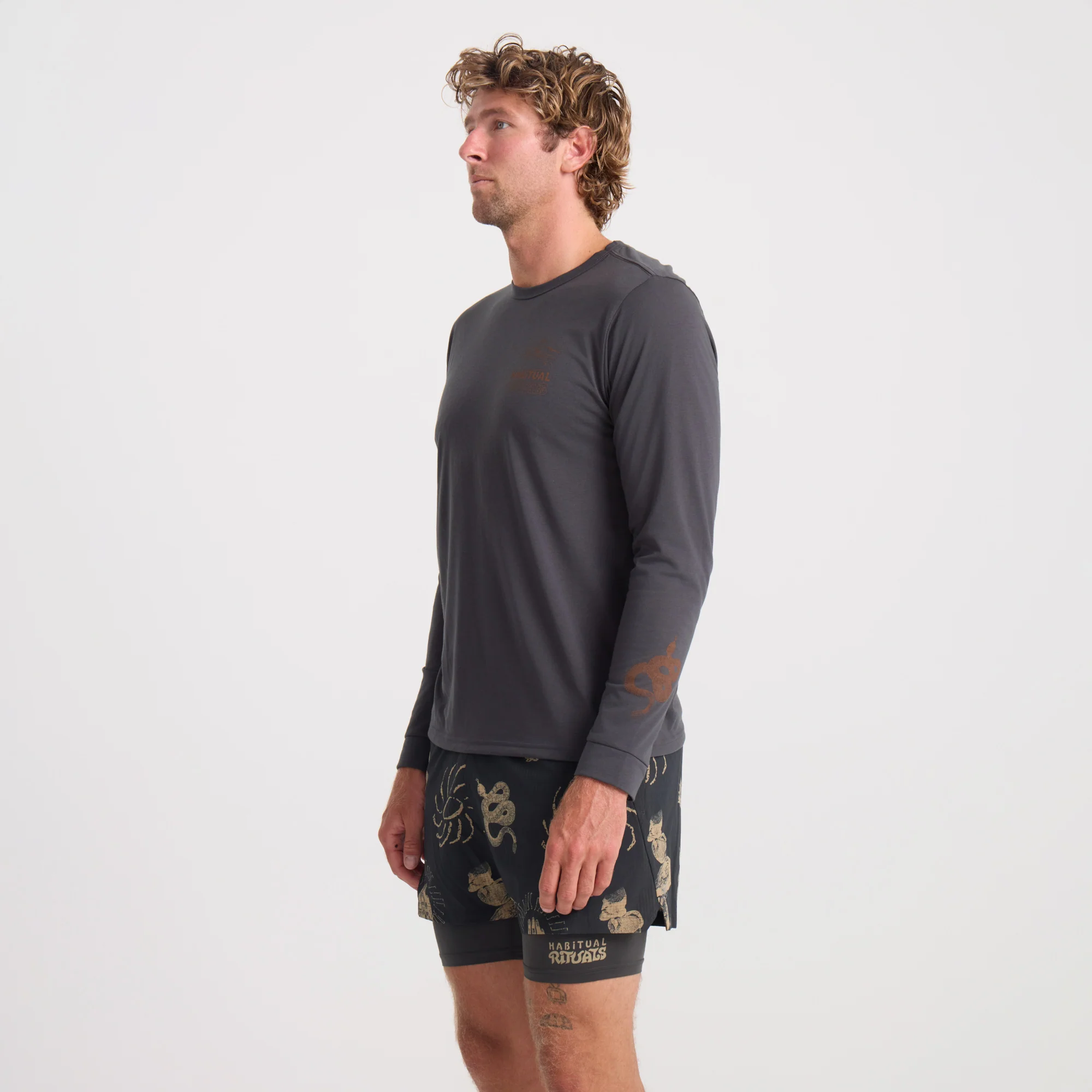 266-mathis-active-long-sleeve-tee-onyx-1.webp