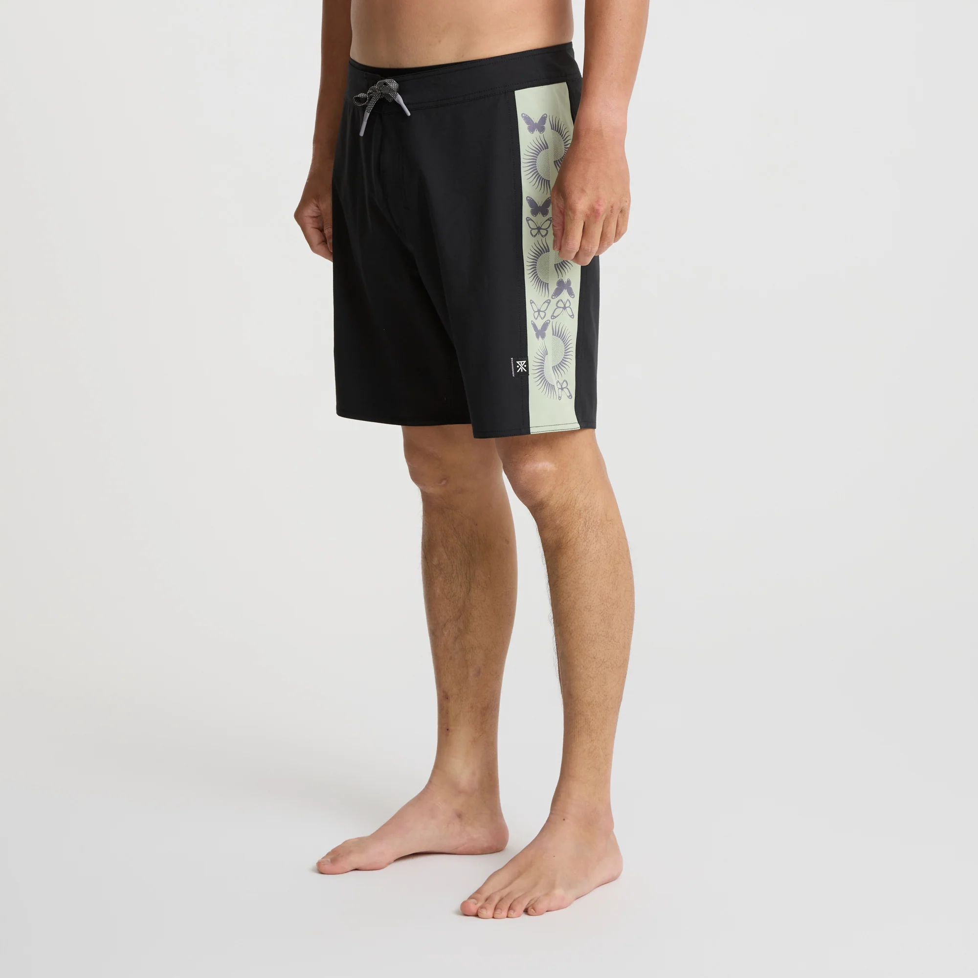 2744-passage-18-5-boardshorts-black-1.webp