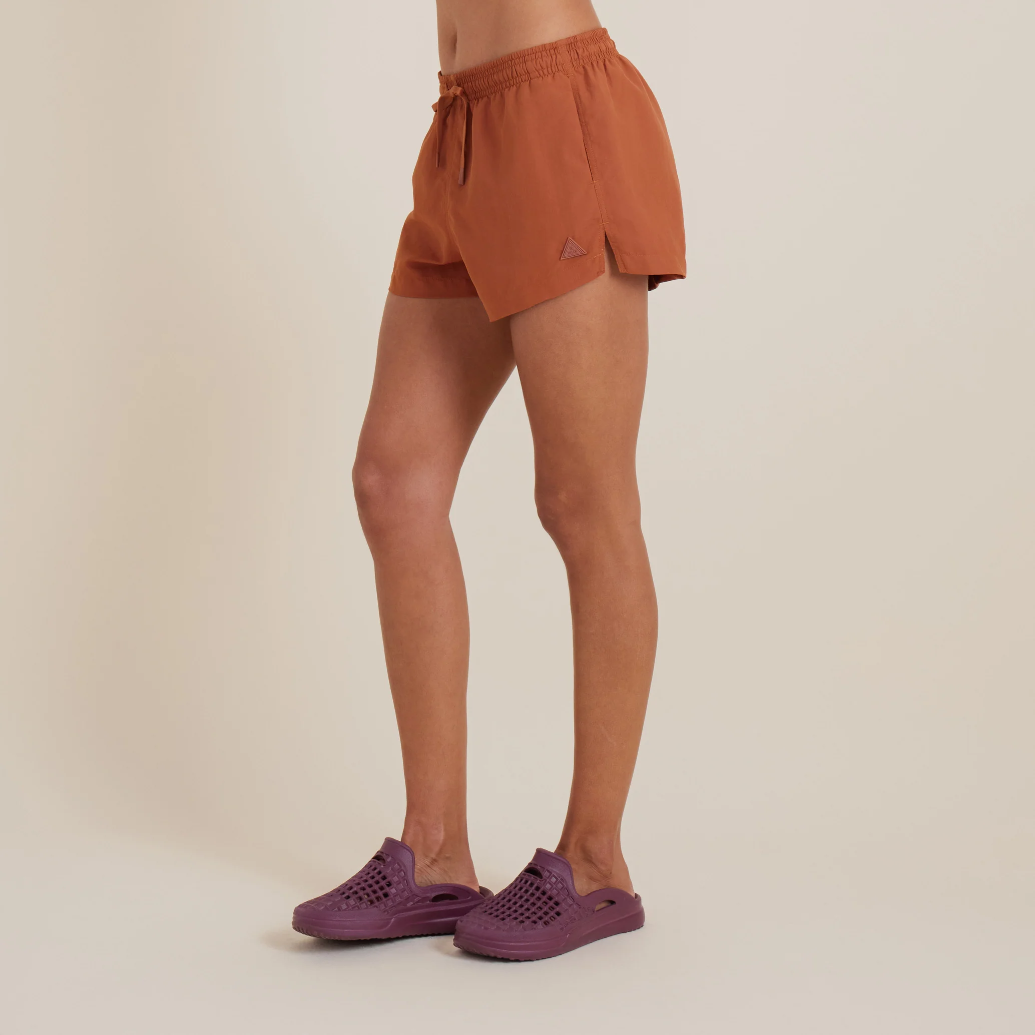 3824-river-hybrid-shorts-coconut-shell-1.webp