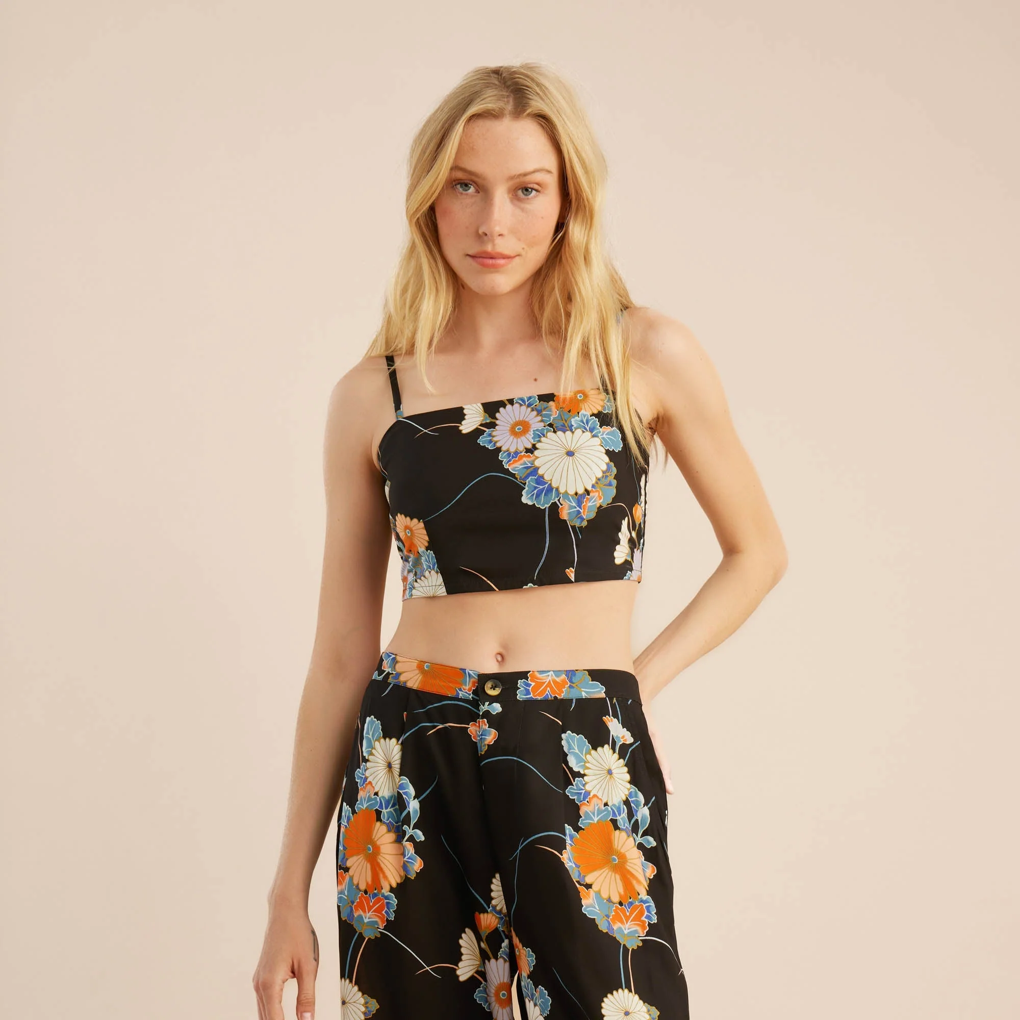 4021-pic-cami-tank-top-camellia-black-1.webp
