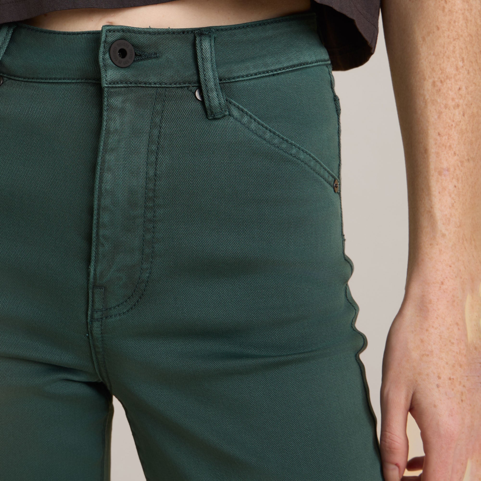 4281-hwy-395-jeans-evergreen-1.webp