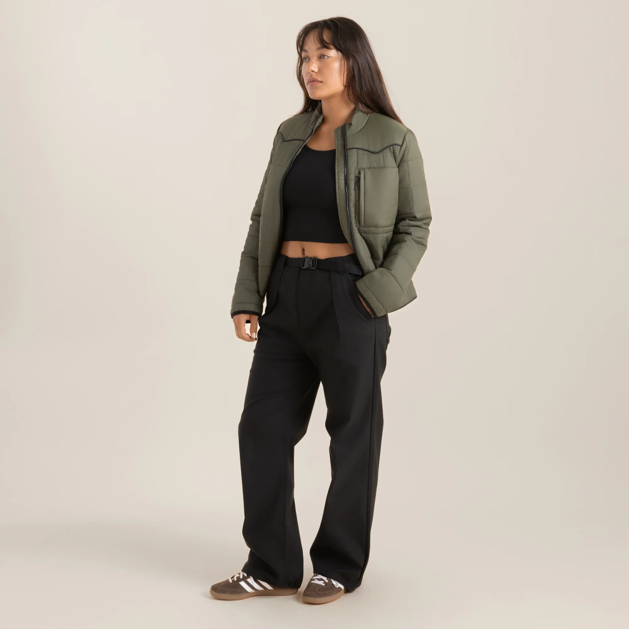 510-base-camp-jacket-military-1.webp