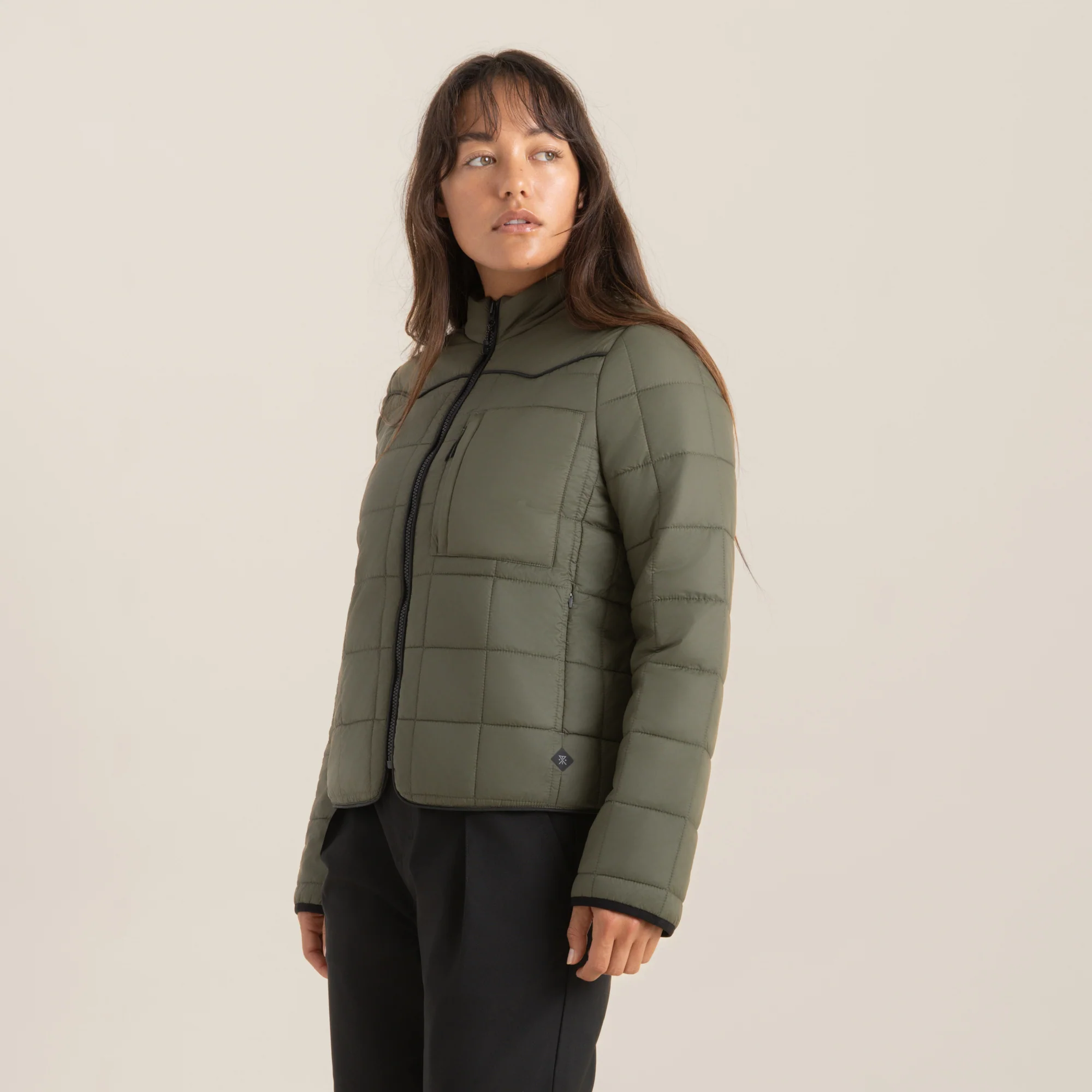 510-base-camp-jacket-military-1.webp