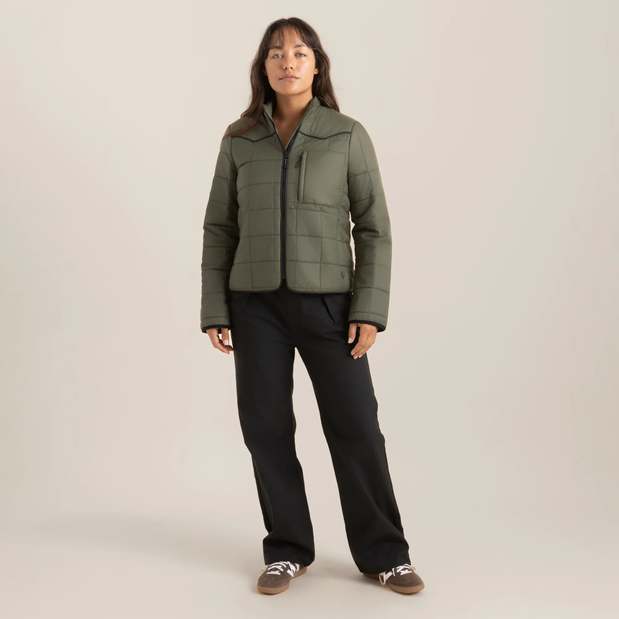 510-base-camp-jacket-military-1.webp