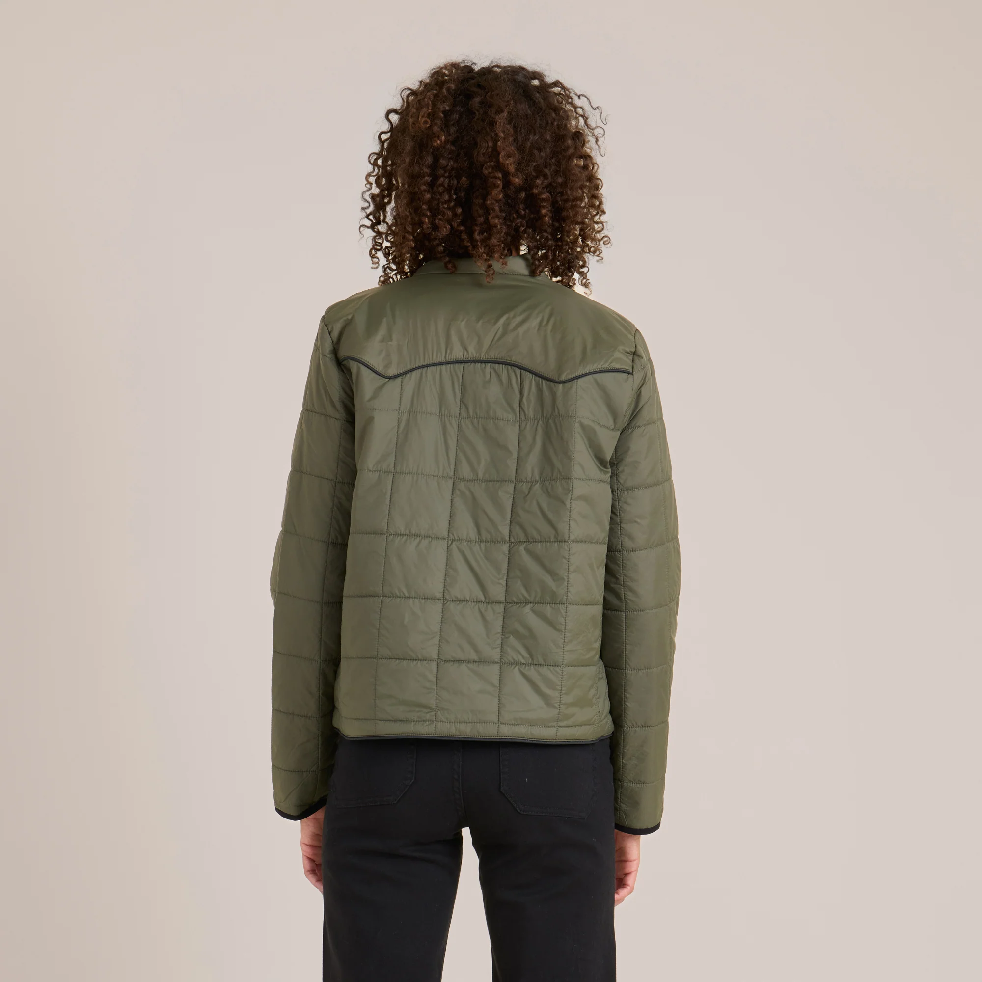 510-base-camp-jacket-military-1.webp
