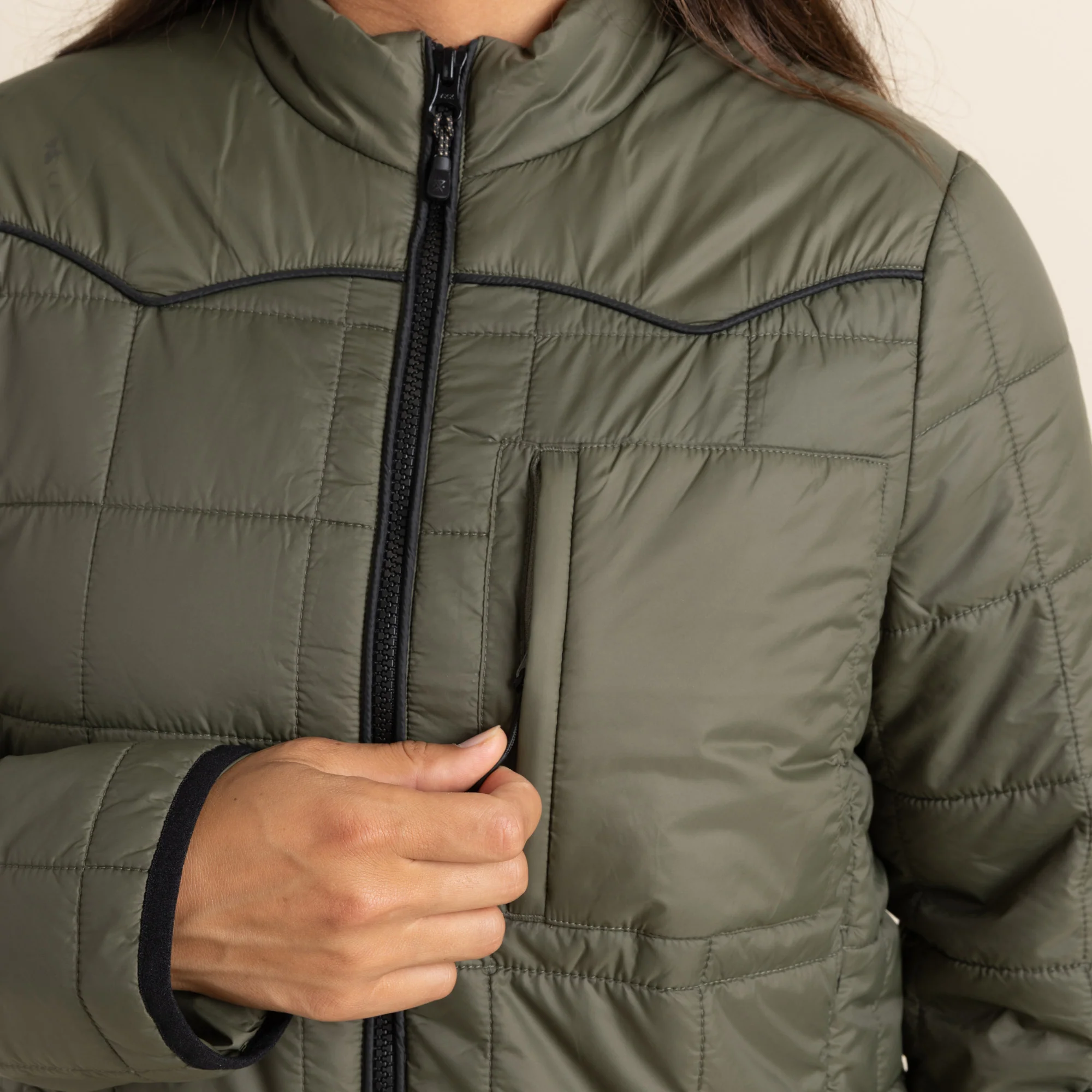 510-base-camp-jacket-military-1.webp