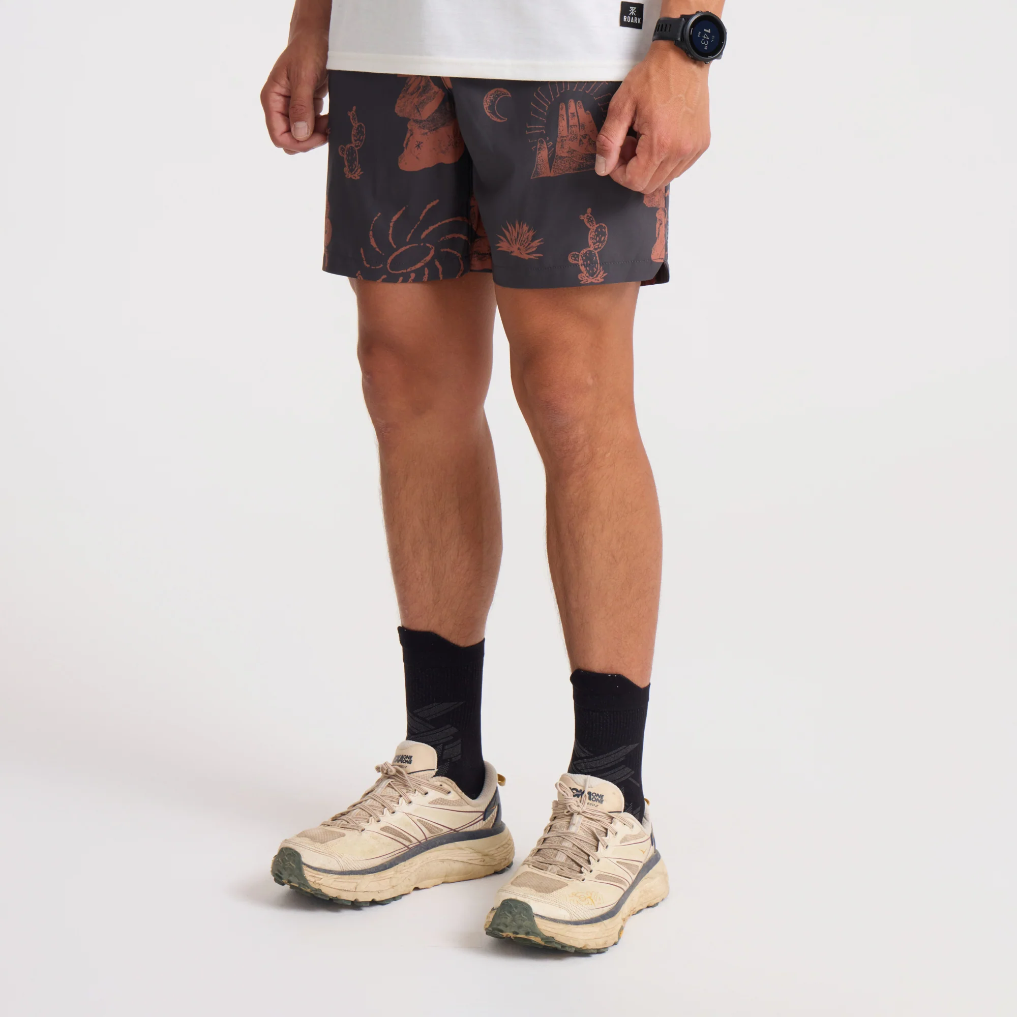 817-serrano-7-active-stretch-shorts-onyx-1.webp